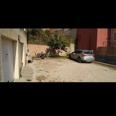 Apartment Avec Parking Privatif A